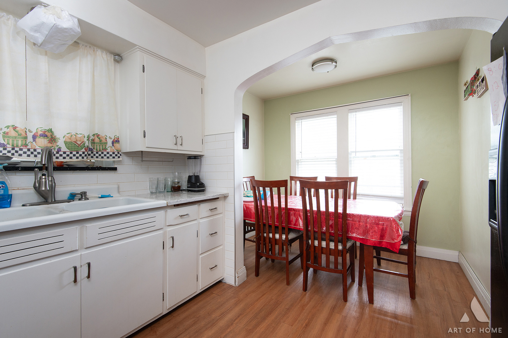 3805 Euclid Avenue Property Photo 9