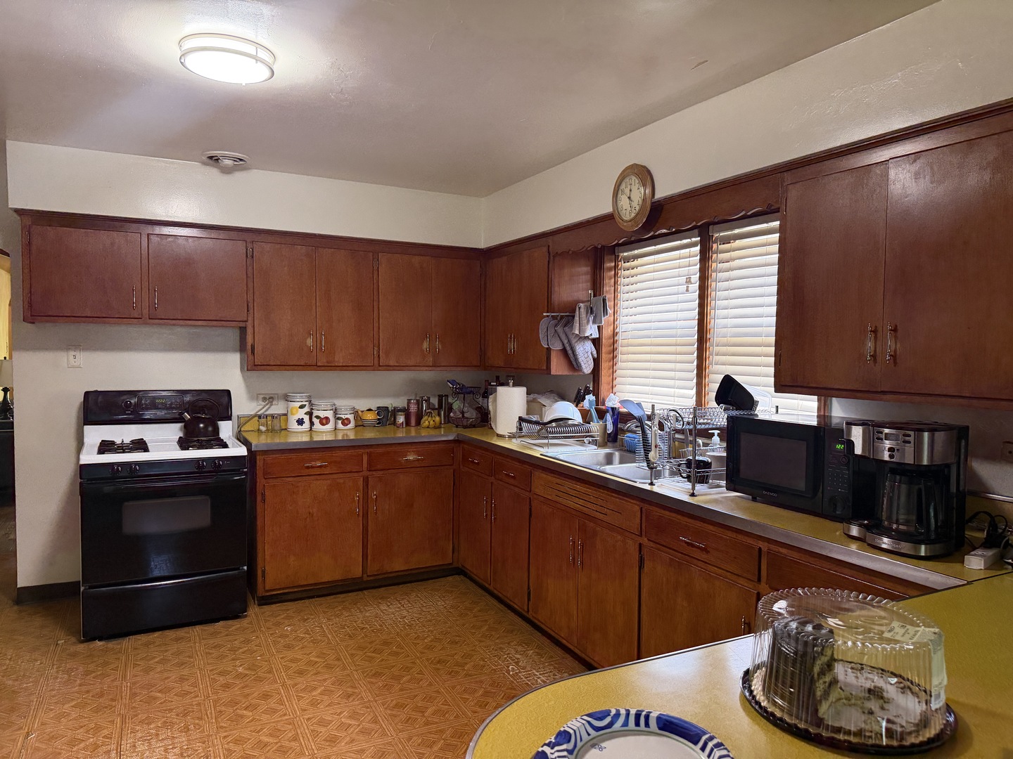 8504 S Prairie Avenue Property Photo 3