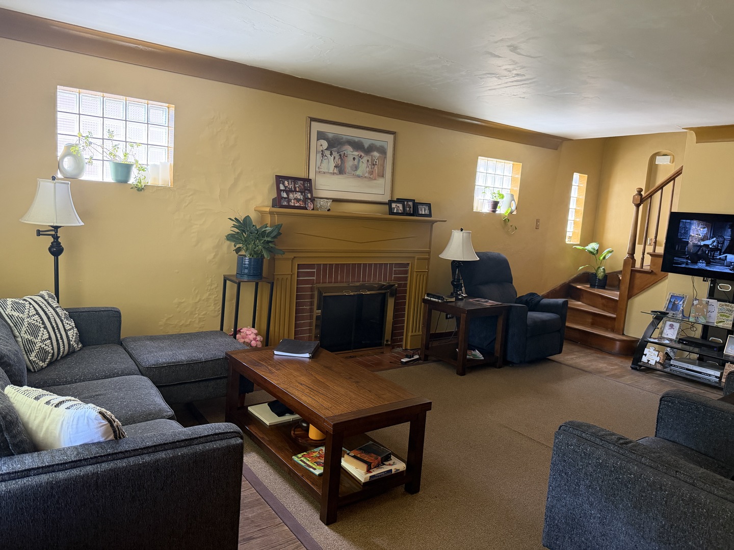 8504 S Prairie Avenue Property Photo 6