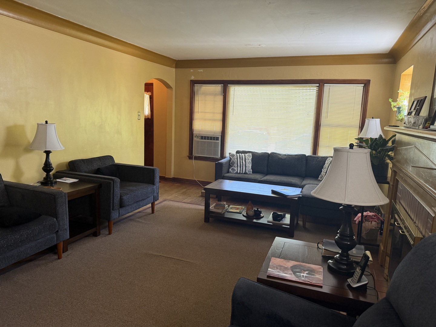 8504 S Prairie Avenue Property Photo 7