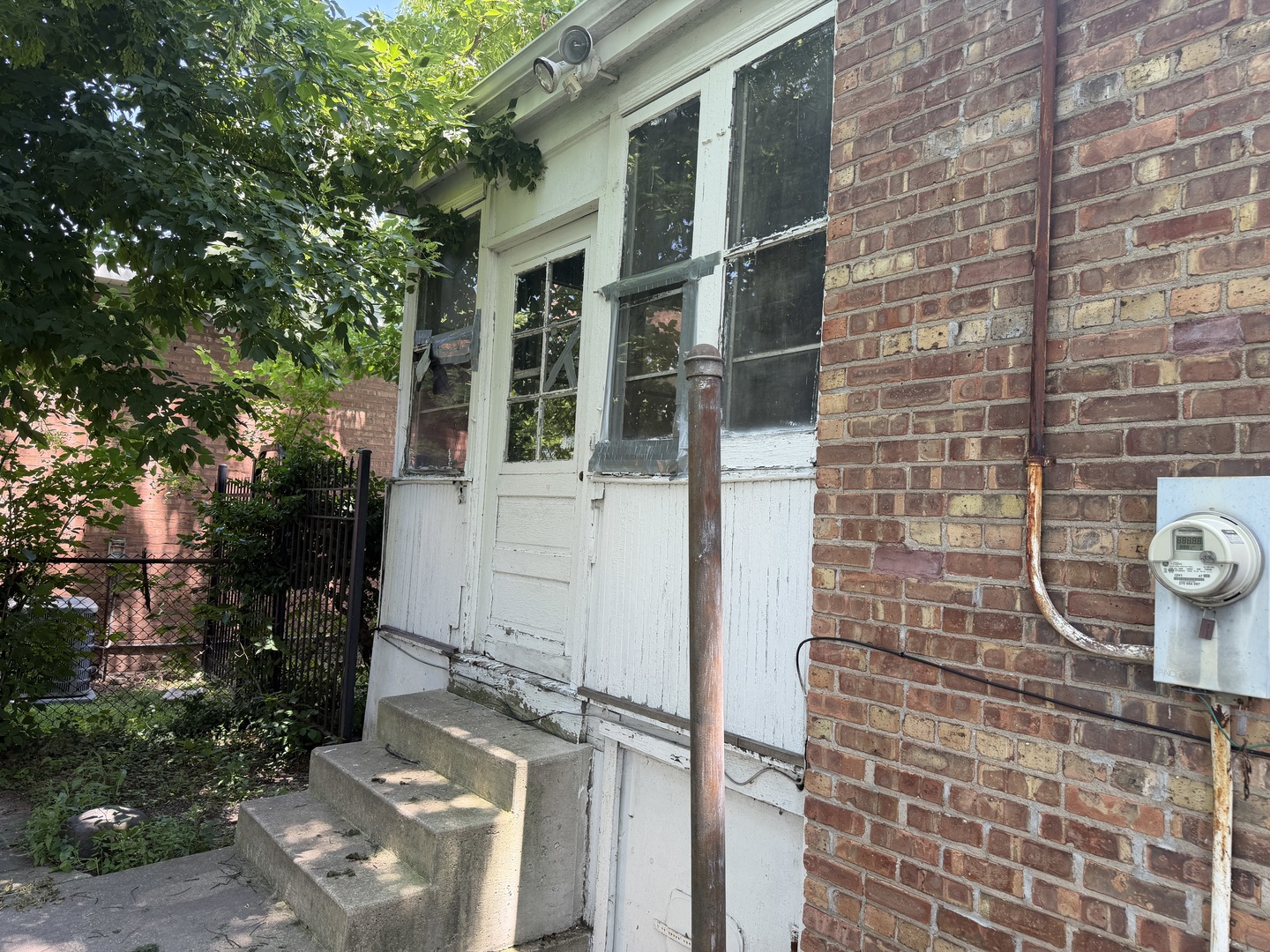 8504 S Prairie Avenue Property Photo 12