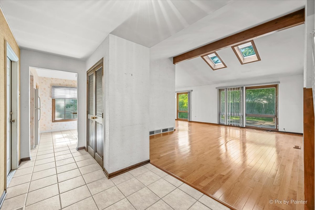 602 E Hackberry Drive Property Photo 3