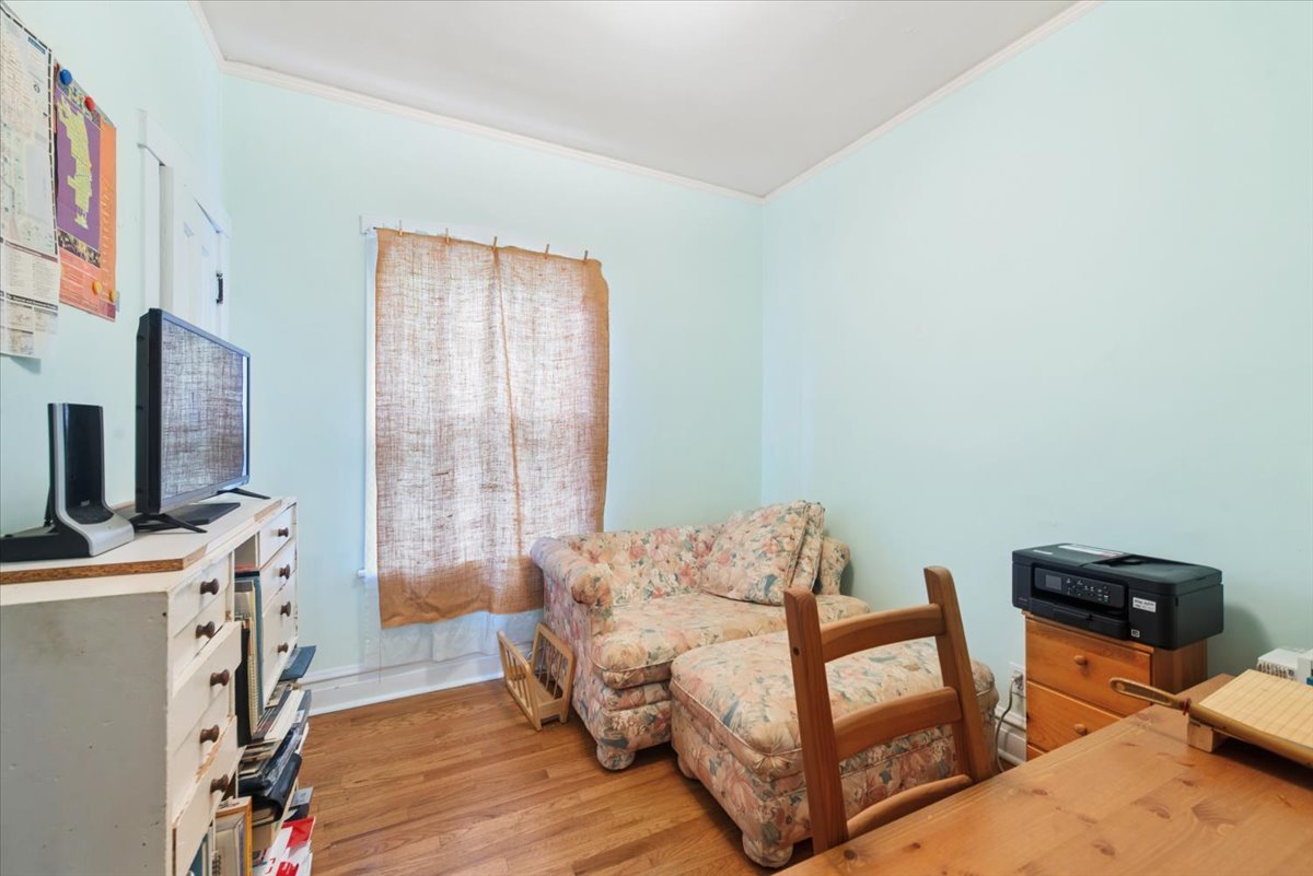 5058 W Barry Avenue Property Photo 14
