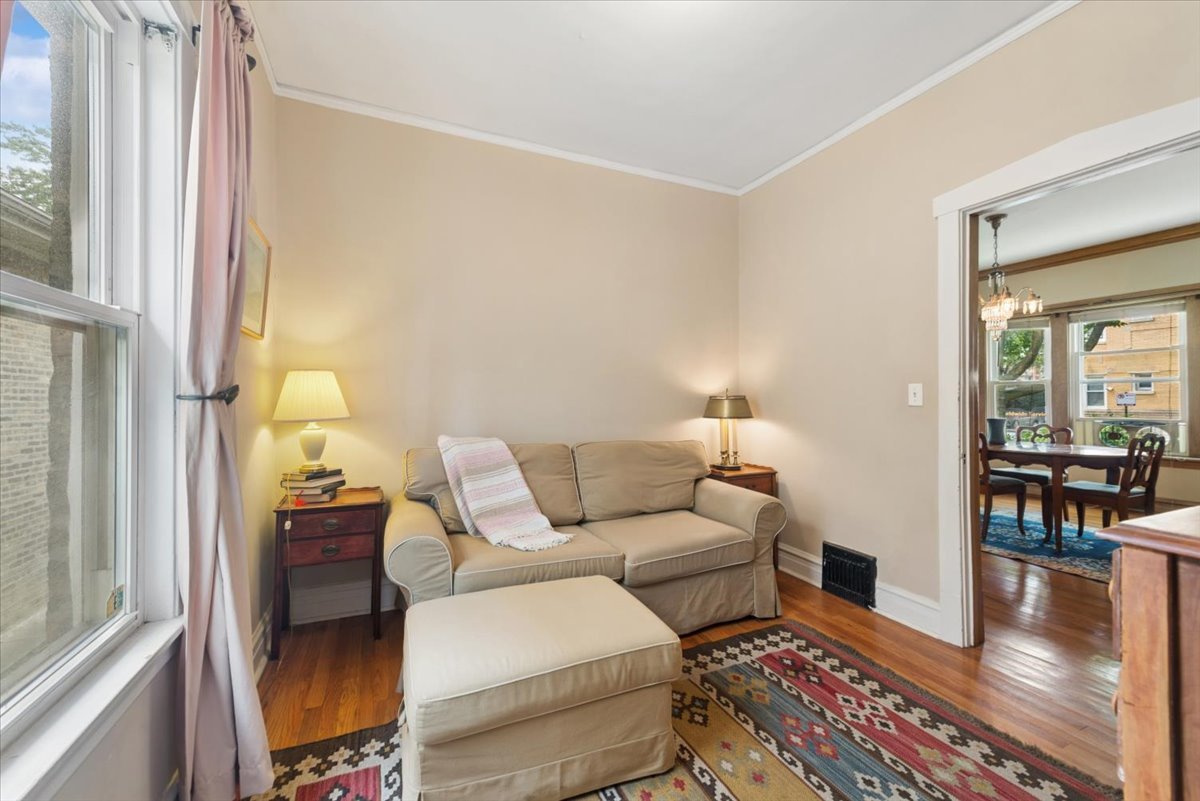 5058 W Barry Avenue Property Photo 17