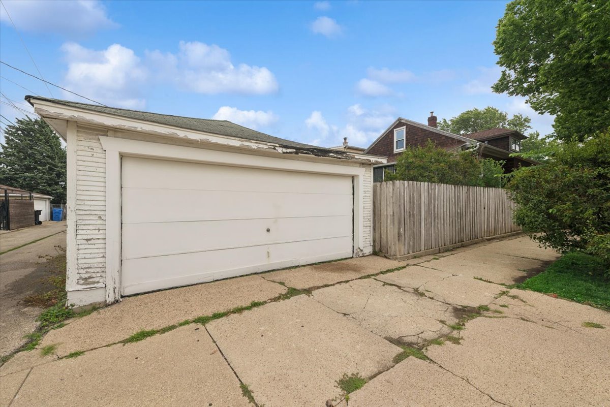 5058 W Barry Avenue Property Photo 29