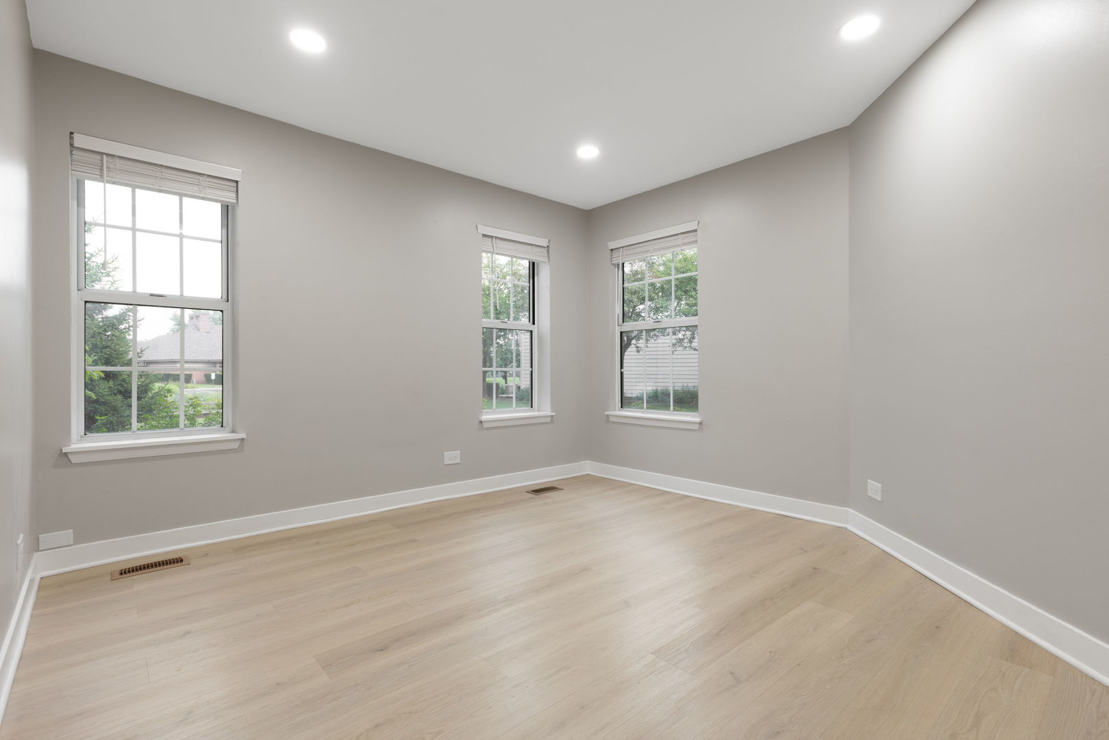 12709672 Property Photo 18