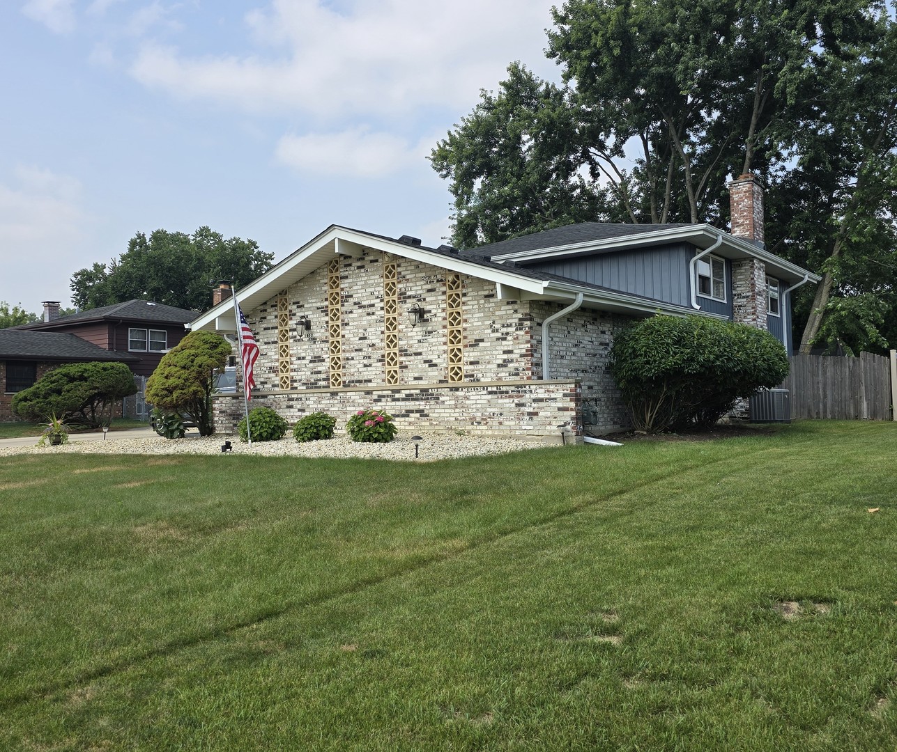 7014 Wilcox Avenue Property Photo 2