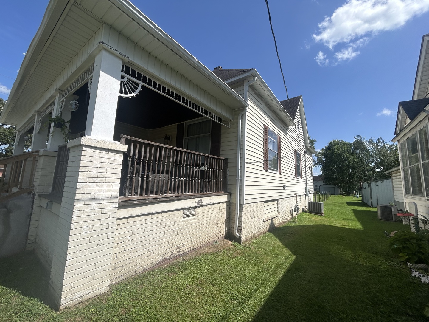 107 W Lincoln Street Property Photo 6