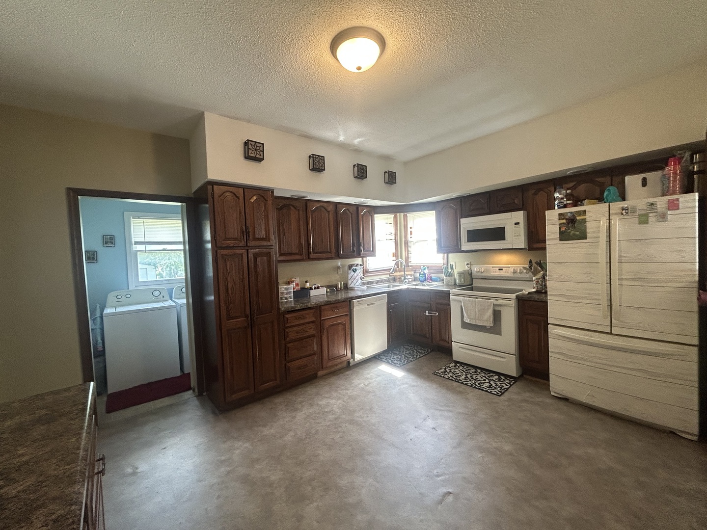107 W Lincoln Street Property Photo 20