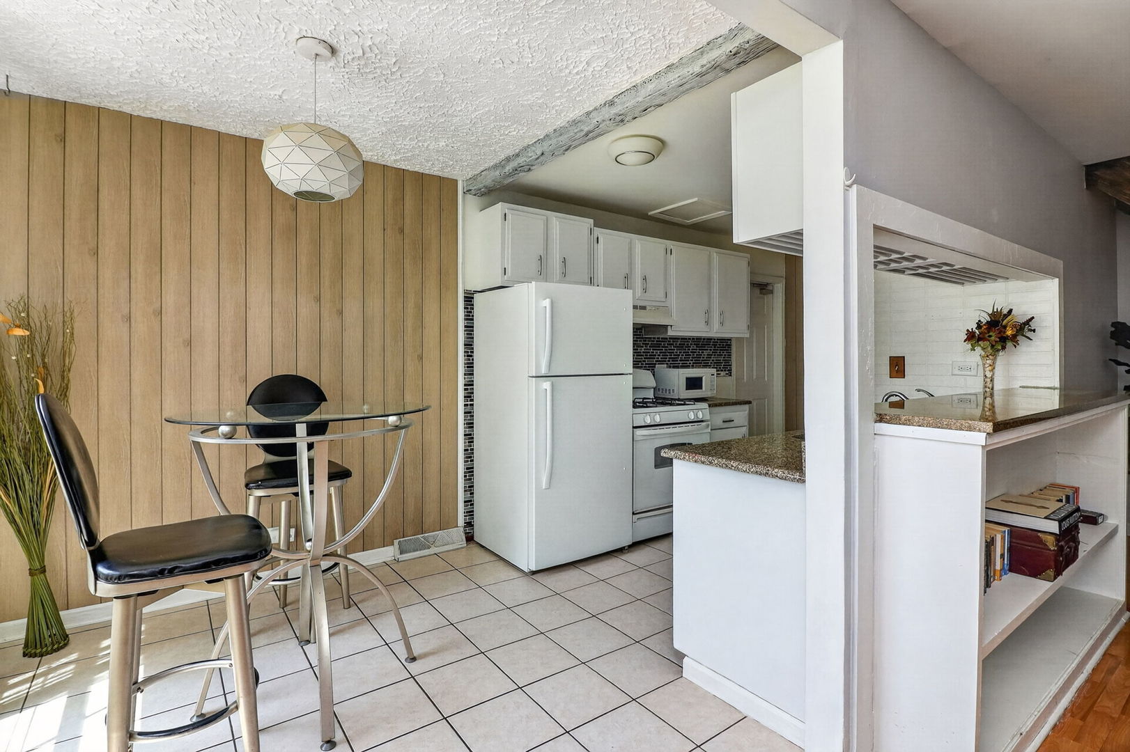 419 Sidney Avenue C Property Photo 6