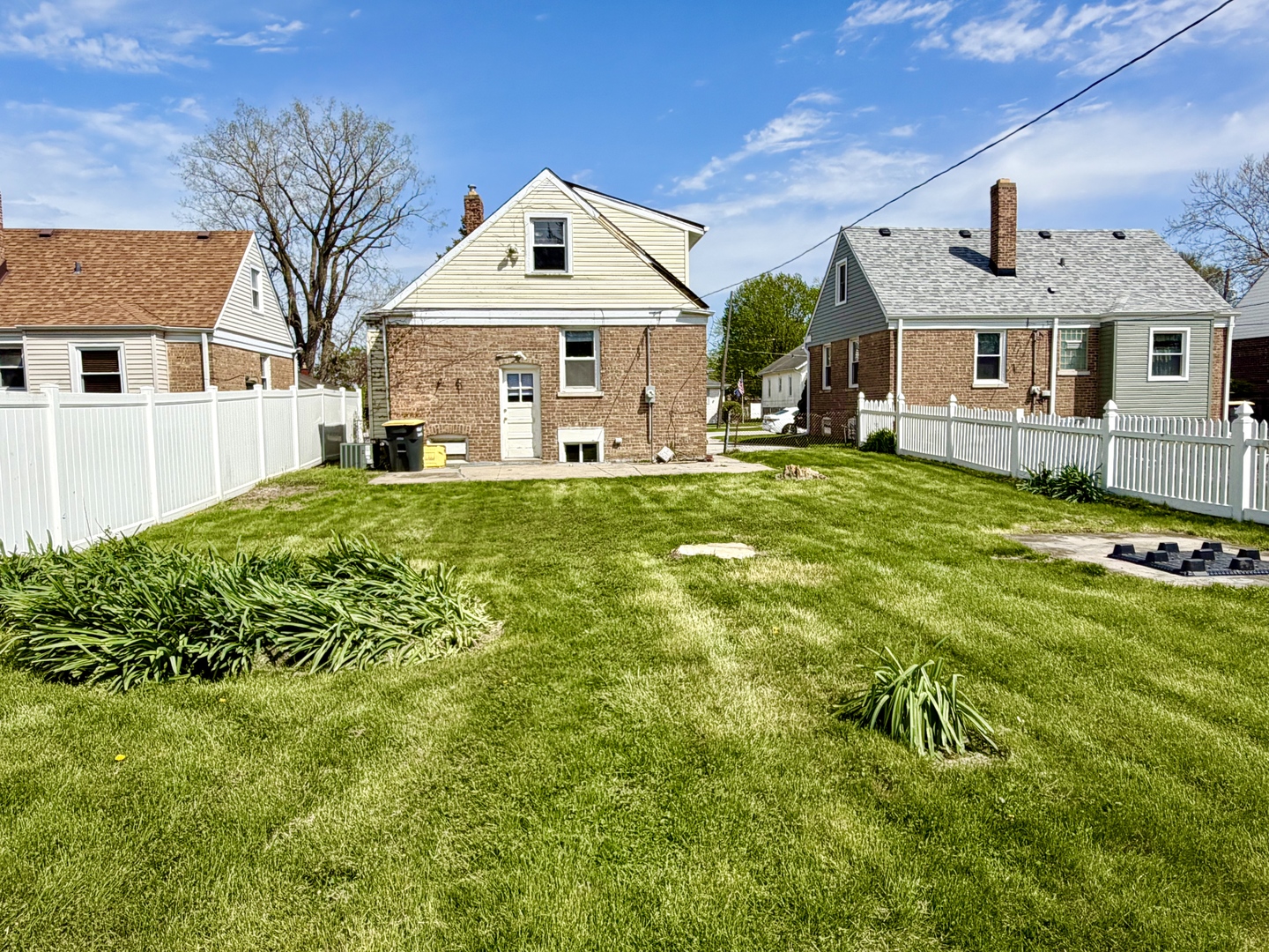 17826 School Street Property Photo 3