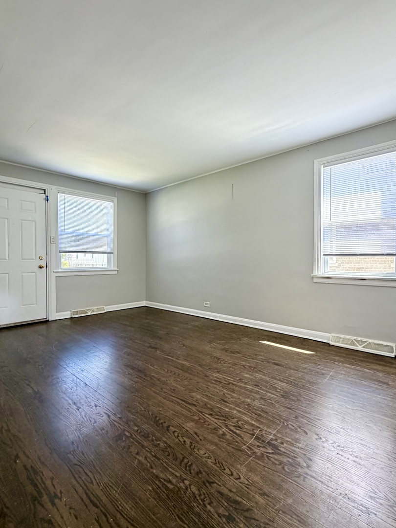 17826 School Street Property Photo 4