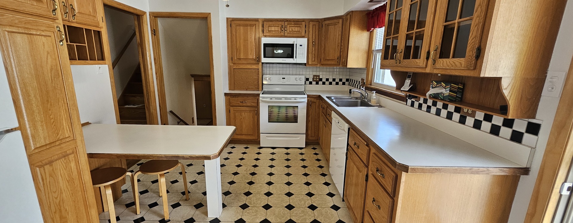 1614 Forest Road Property Photo 10