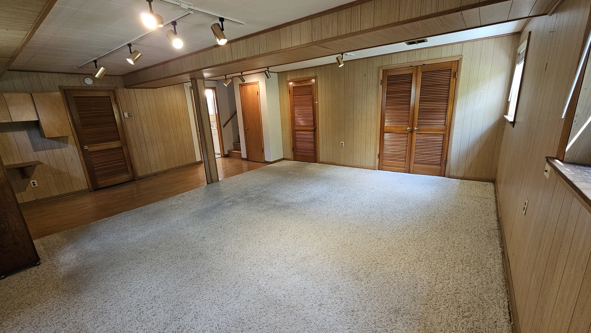 1614 Forest Road Property Photo 43