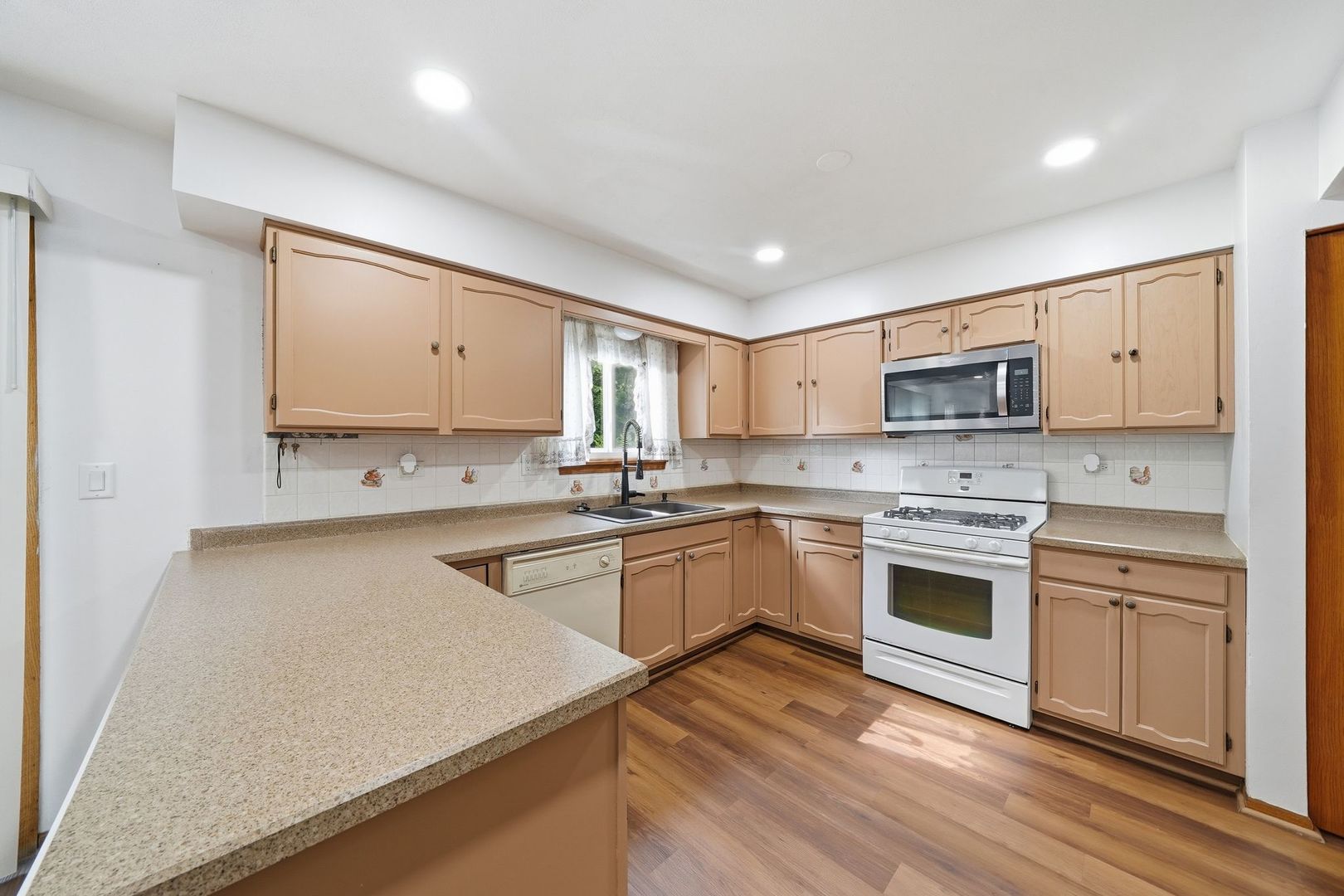 12709761 Property Photo 9