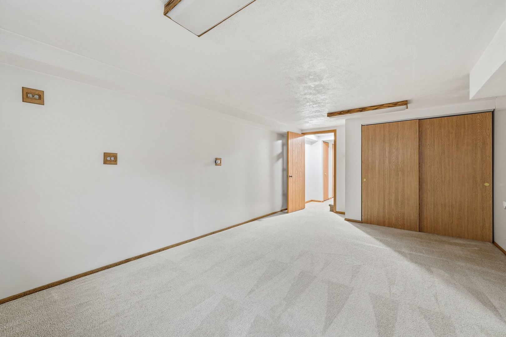 12709761 Property Photo 32