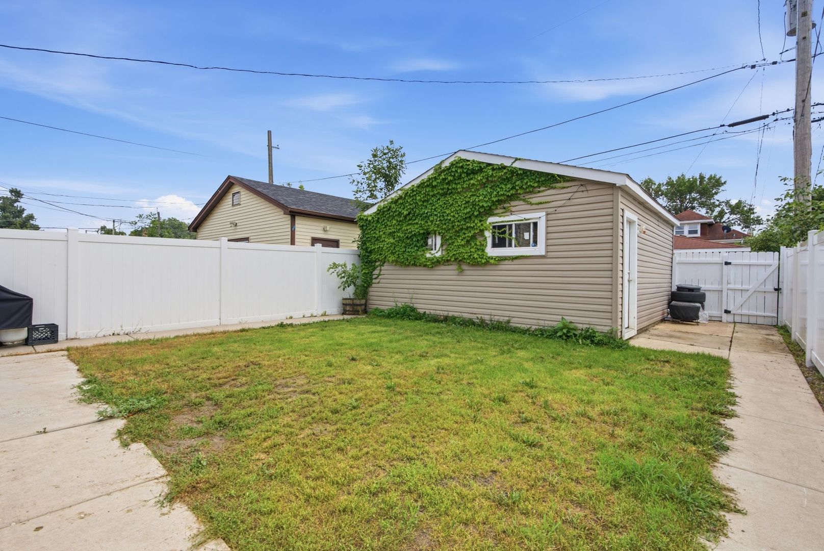 5337 W Barry Avenue Property Photo 37