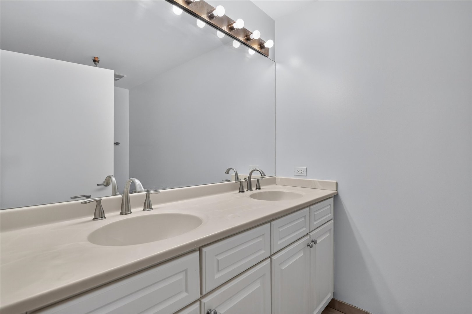 6000 N Cicero Avenue 302 Property Photo 20
