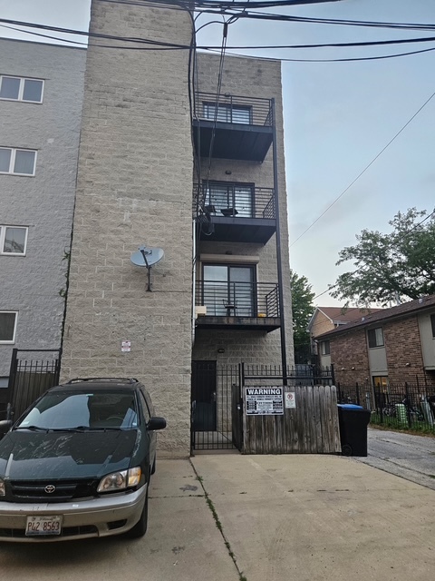 2113 W Gladys Avenue 2s Property Photo 5