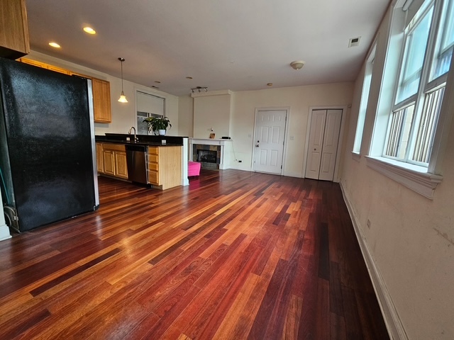 2113 W Gladys Avenue 2s Property Photo 8