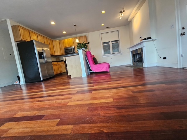 2113 W Gladys Avenue 2s Property Photo 9
