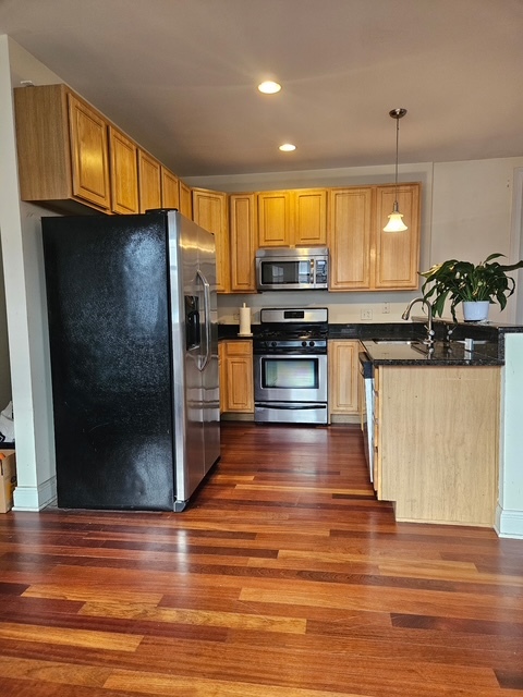 2113 W Gladys Avenue 2s Property Photo 11