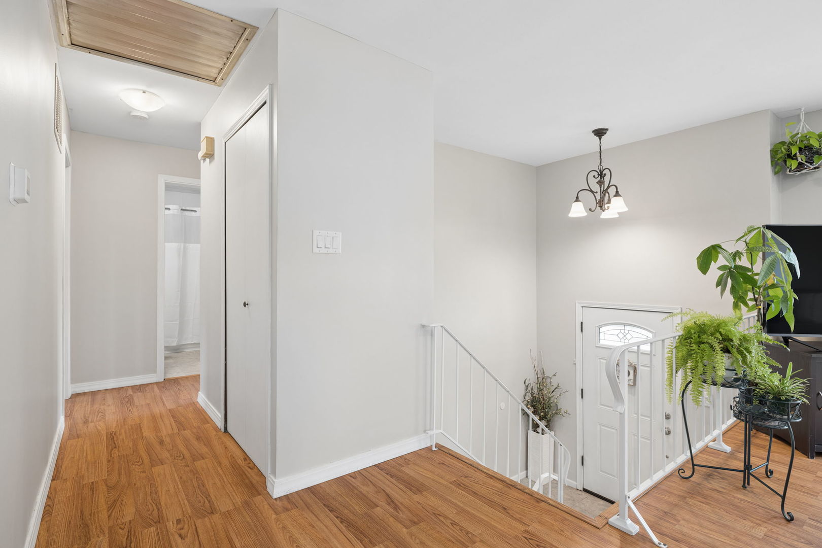 5700 Victoria Drive Property Photo 5