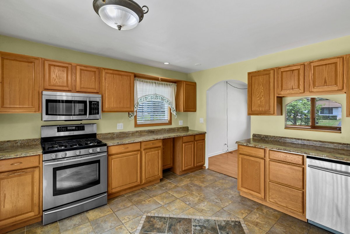 18595 W Pamela Place Property Photo 3