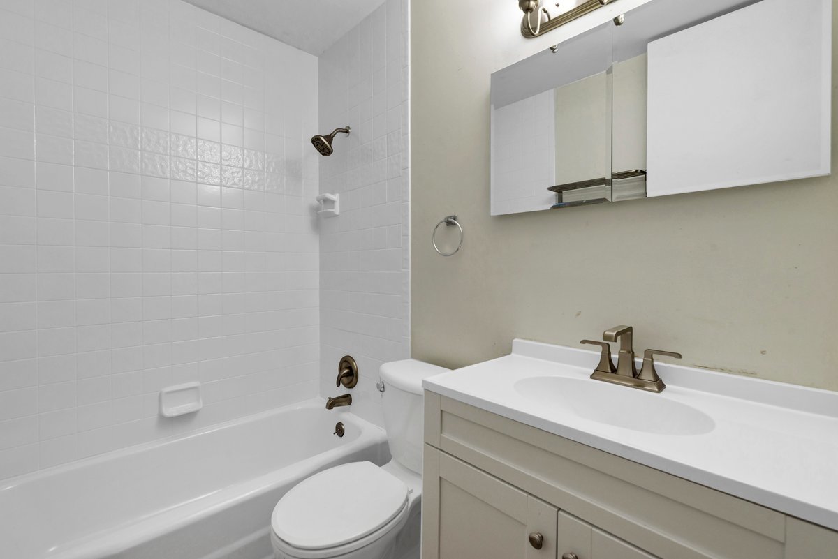 18595 W Pamela Place Property Photo 7