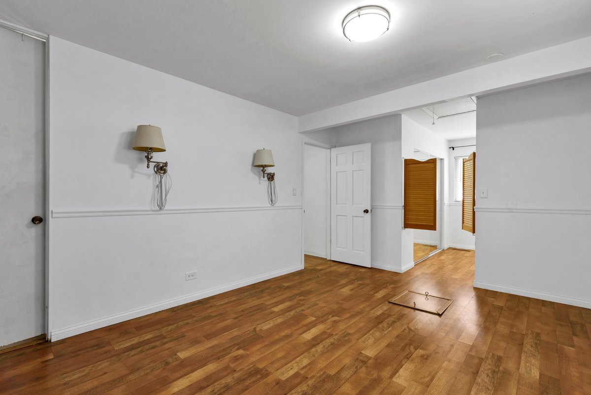 18595 W Pamela Place Property Photo 8