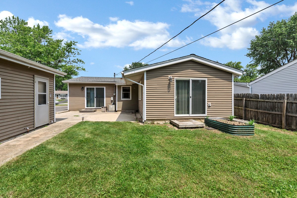 18595 W Pamela Place Property Photo 12