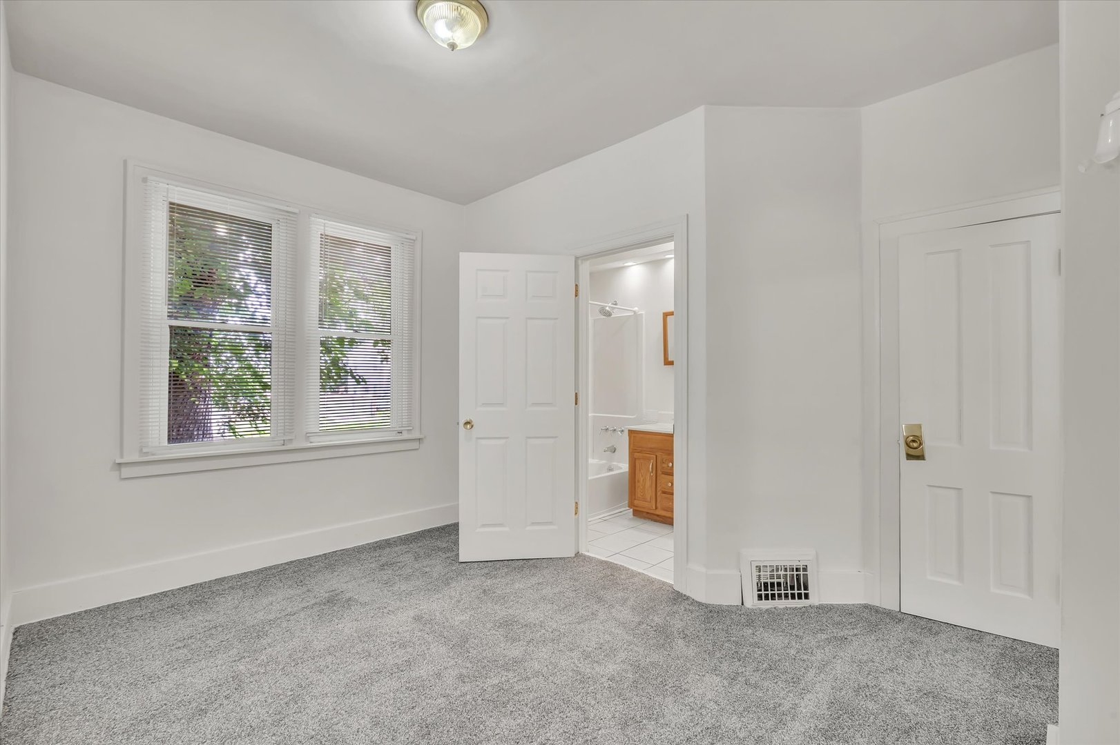 2711 9th Avenue Property Photo 12
