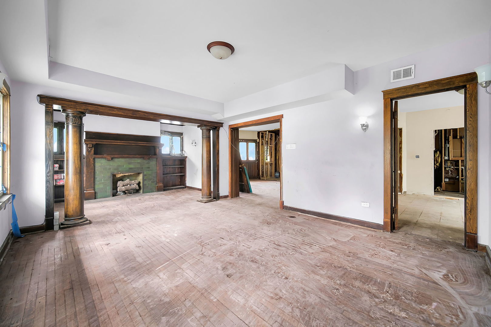446 N Pine Avenue Property Photo 5