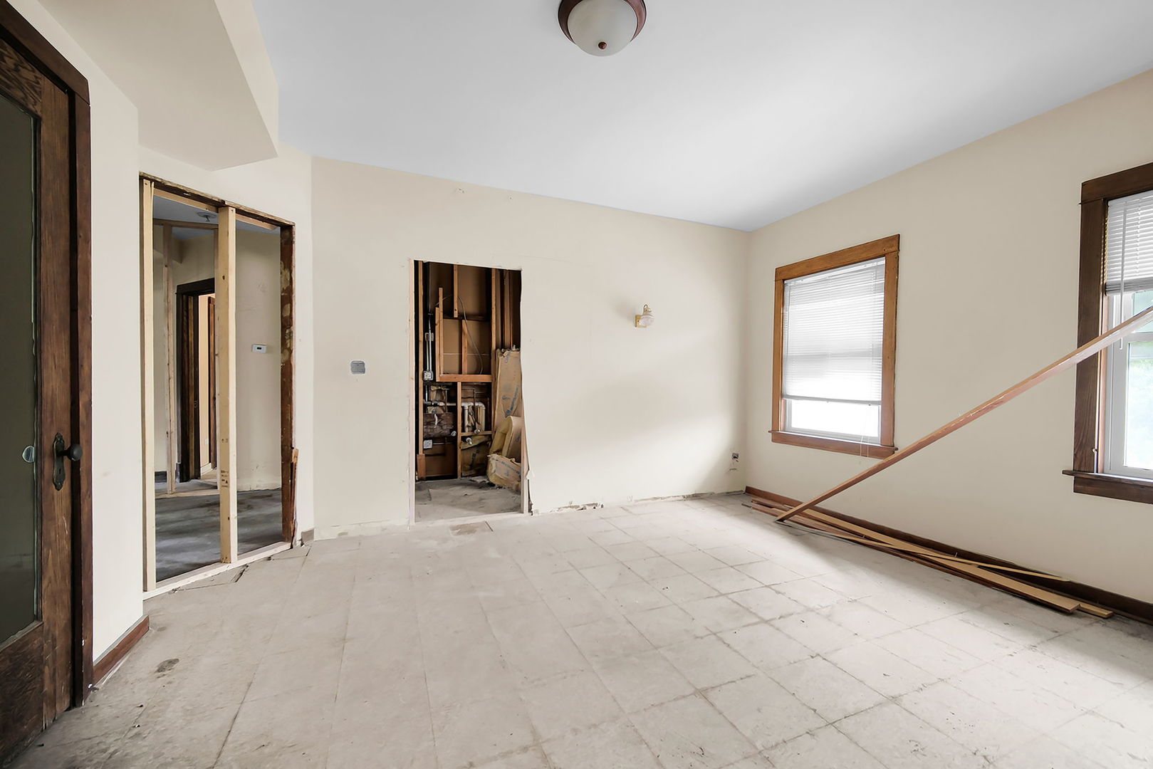 446 N Pine Avenue Property Photo 9