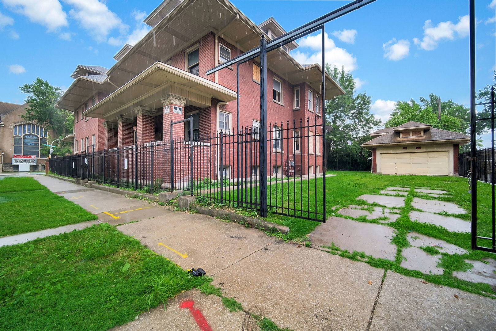446 N Pine Avenue Property Photo 14
