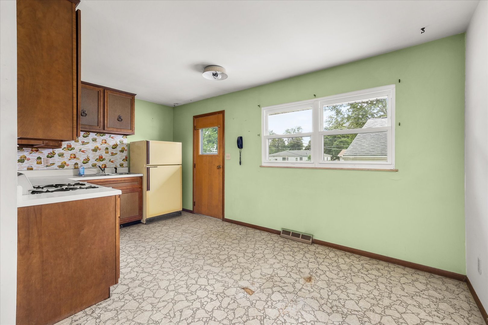 1803 Wright Street Property Photo 11