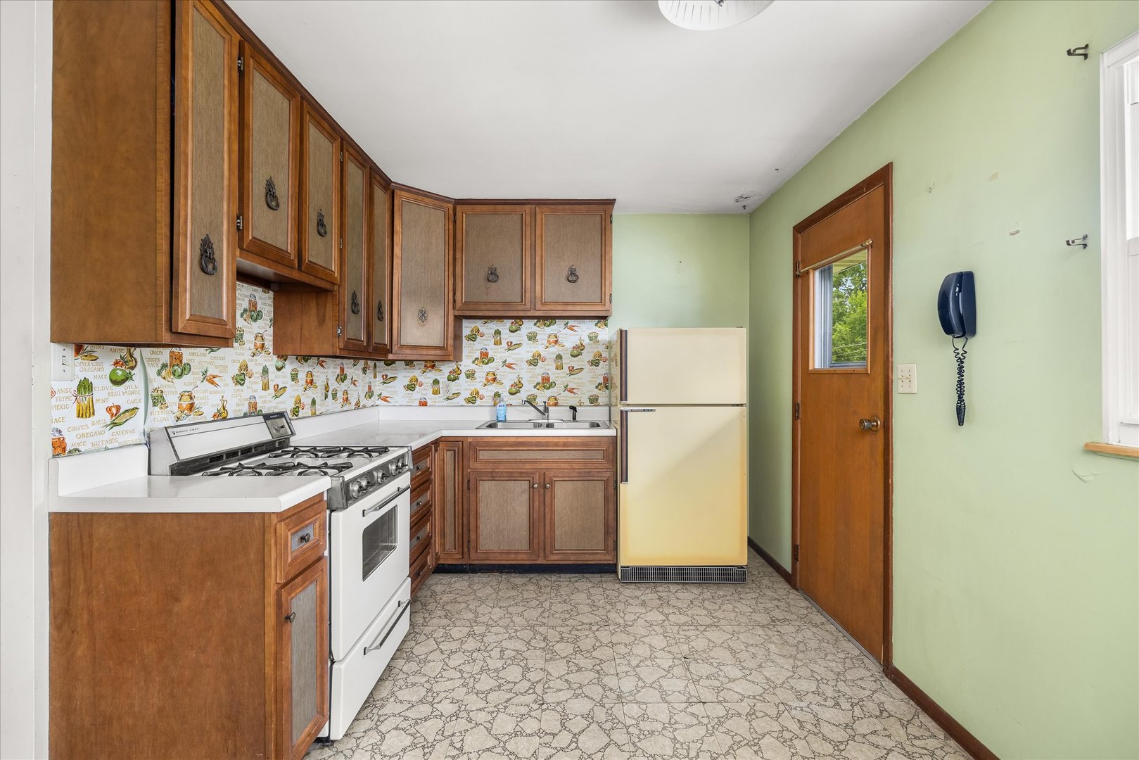 1803 Wright Street Property Photo 12