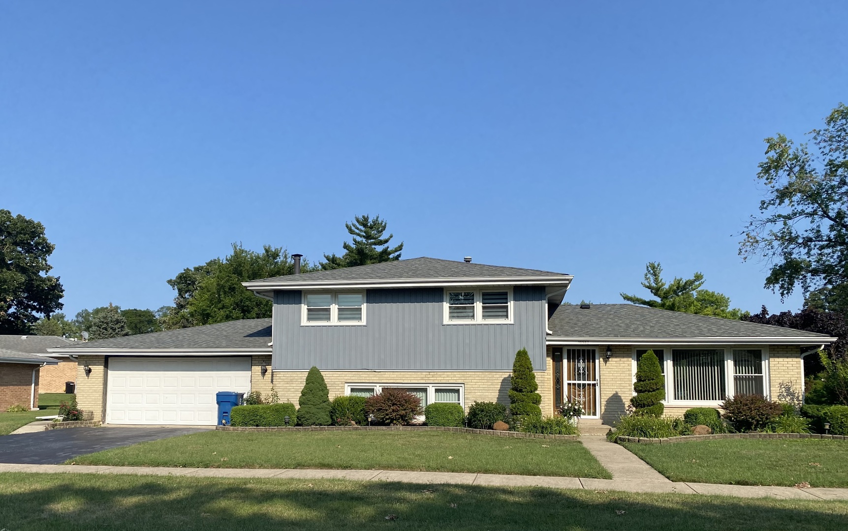 10507 S Terry Drive Property Photo 1