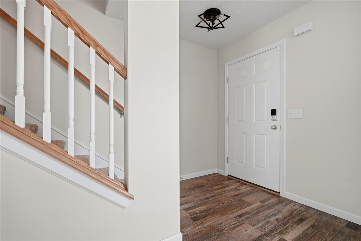 2909 Breezewood Boulevard Property Photo 4