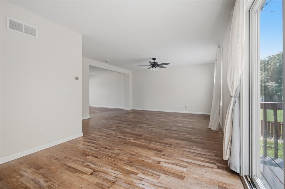 2909 Breezewood Boulevard Property Photo 14