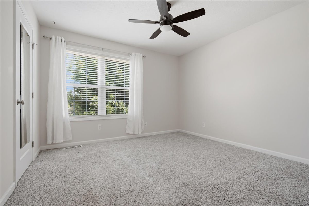 2909 Breezewood Boulevard Property Photo 25
