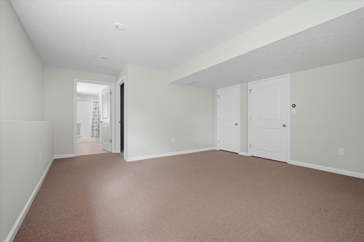 2909 Breezewood Boulevard Property Photo 32