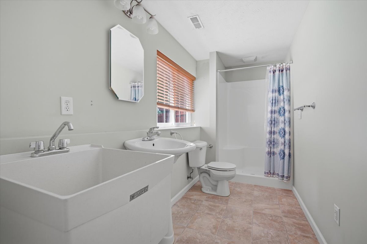 2909 Breezewood Boulevard Property Photo 35