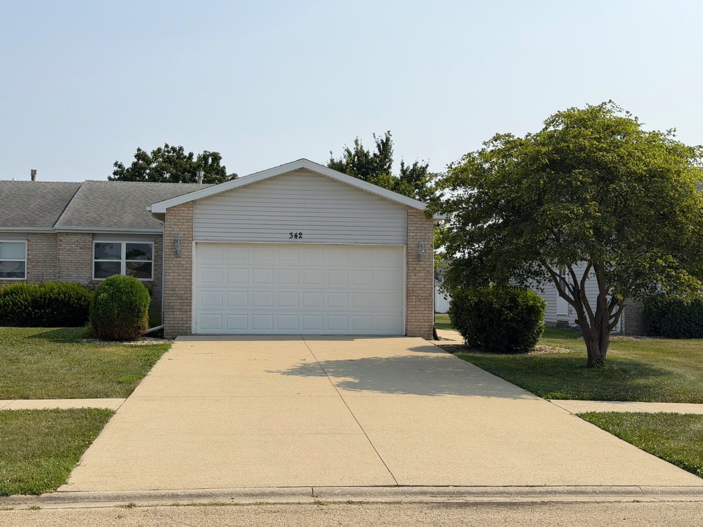 342 E Myrtle Street Property Photo 1