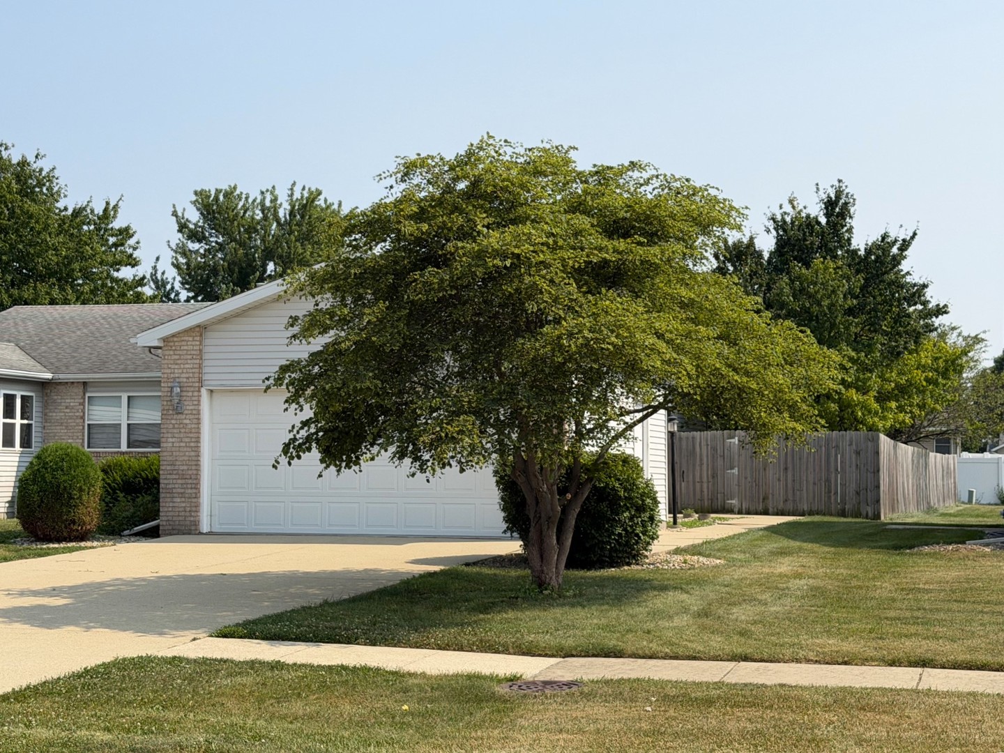 342 E Myrtle Street Property Photo 3