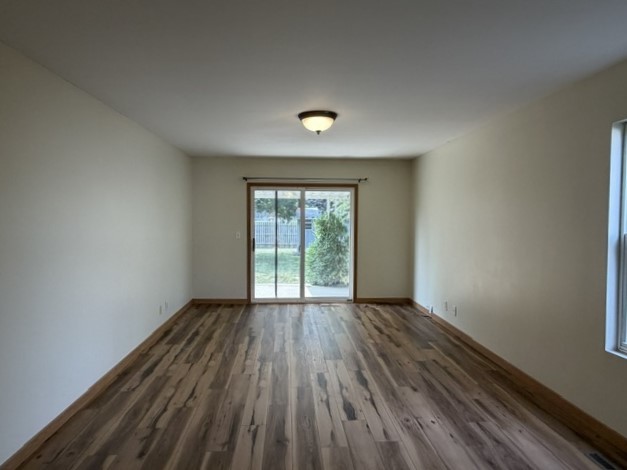 342 E Myrtle Street Property Photo 5
