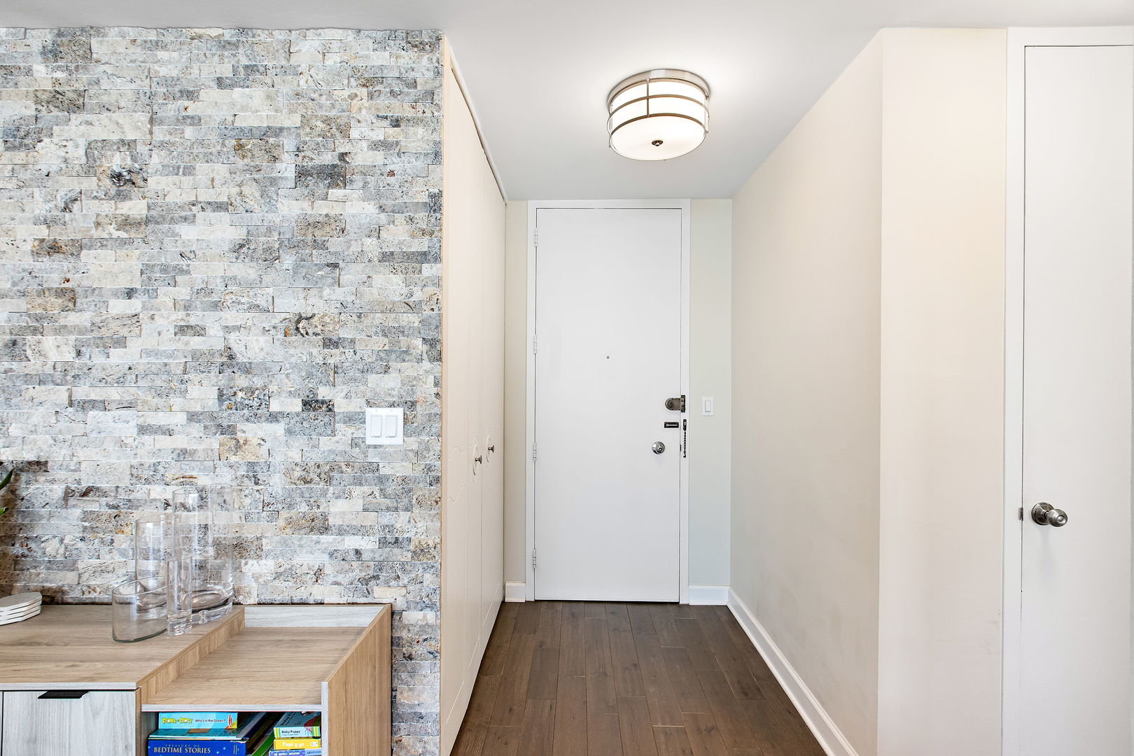 1440 N Lake Shore Drive 18g Property Photo 4