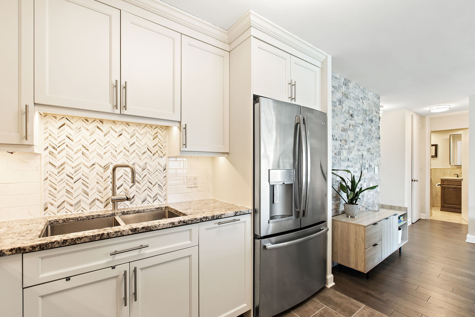 1440 N Lake Shore Drive 18g Property Photo 10