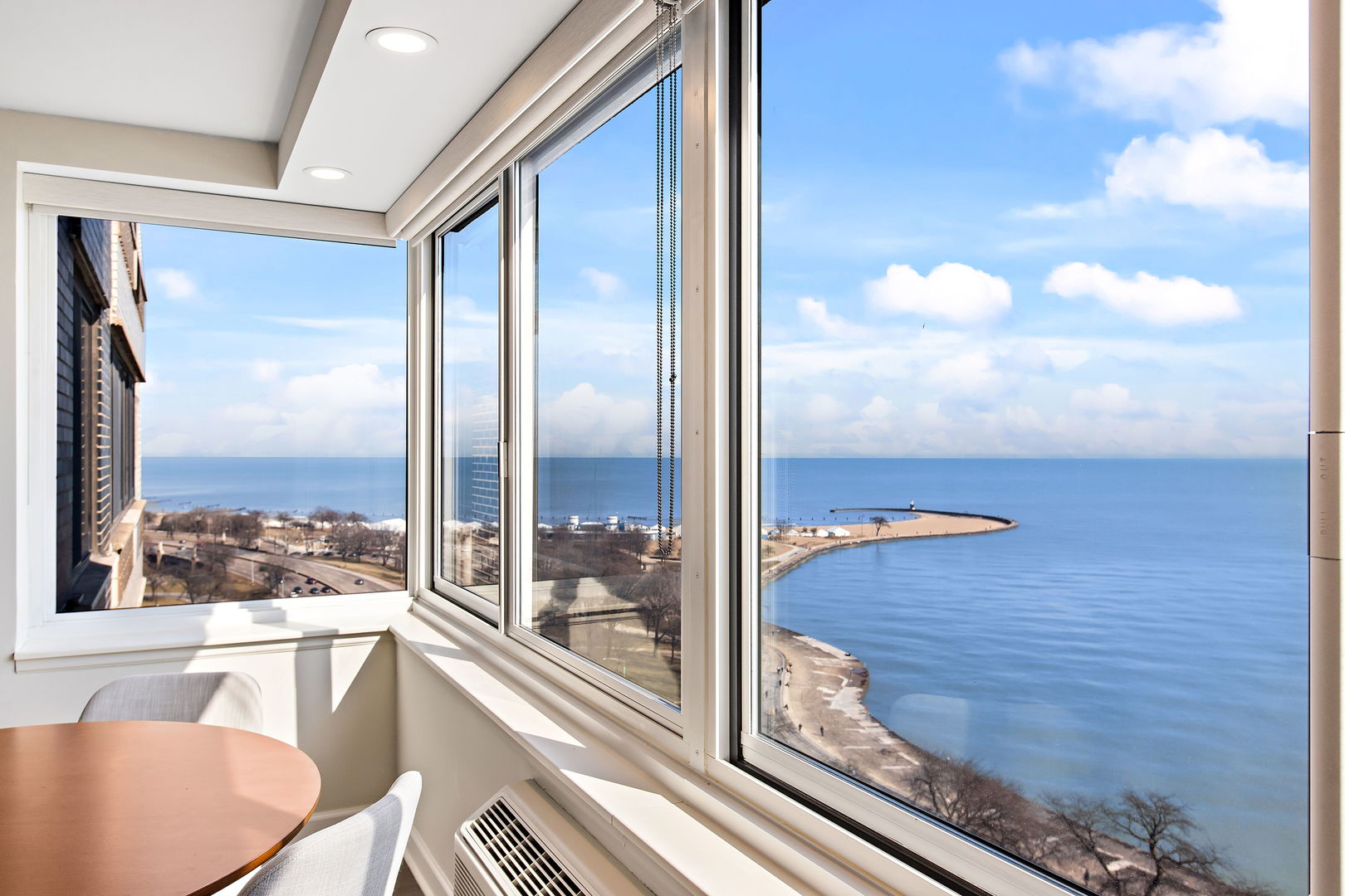 1440 N Lake Shore Drive 18g Property Photo 14