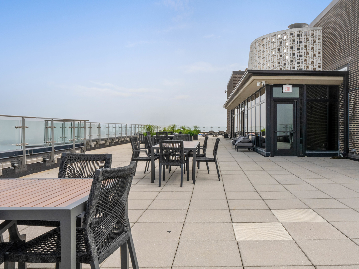 1440 N Lake Shore Drive 18g Property Photo 25